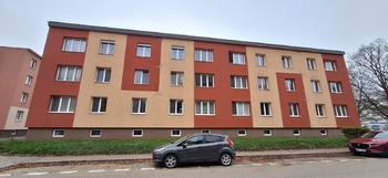 Pohled na dům z ulice - Pronájem bytu 2+kk v osobním vlastnictví 51 m², Vyškov