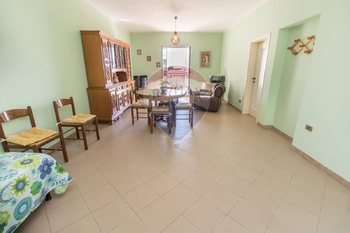 Prodej bytu 2+1 v osobním vlastnictví 141 m², Tornareccio