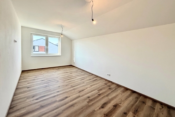 ložnice - Prodej domu 138 m², Milovice