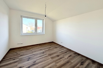 pokoj - Prodej domu 138 m², Milovice