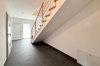 chodba - Prodej domu 138 m², Milovice