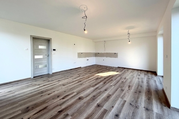 obývací pokoj - Prodej domu 138 m², Milovice