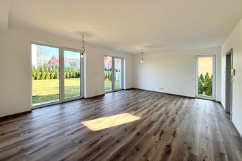 obývací pokoj - Prodej domu 138 m², Milovice