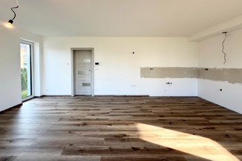 obývací pokoj - Prodej domu 138 m², Milovice