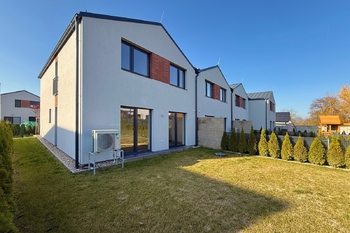 zahrada - Prodej domu 138 m², Milovice