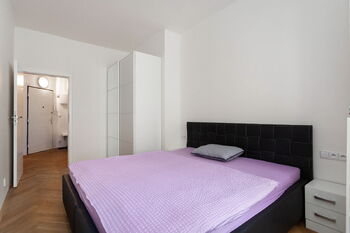 Pronájem bytu 2+kk v družstevním vlastnictví 47 m², Praha 4 - Nusle