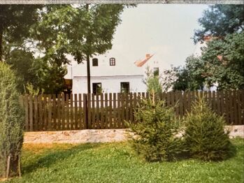 historie - pohled na dům - Prodej pozemku 2225 m², Losiná