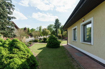 Vchod do penzionu - Prodej domu 666 m², Příbram