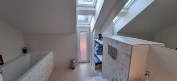 Koupelna s WC v 1. patře - Pronájem domu 106 m², Letonice