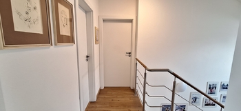 Chodba v 1. patře - Pronájem domu 106 m², Letonice