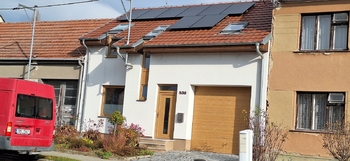 Pohled na dům z ulice - Pronájem domu 106 m², Letonice