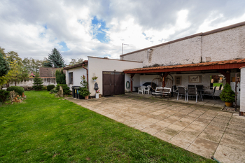 zahrada, dílna, posezení - Prodej domu 489 m², Kostelec nad Labem