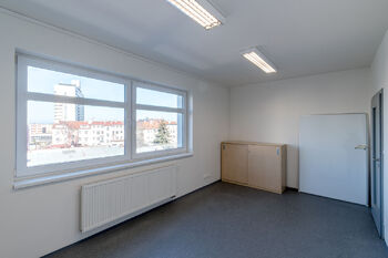 Pronájem kancelářských prostor 92 m², Hradec Králové