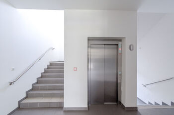 Pronájem kancelářských prostor 92 m², Hradec Králové