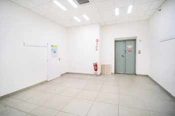 Pronájem obchodních prostor 550 m², Karviná