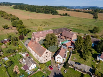 Prodej domu 750 m², Řehlovice