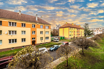 Výhled z bytu - Prodej bytu 2+1 v osobním vlastnictví 55 m², Duchcov