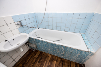 Koupelna - Prodej bytu 2+1 v osobním vlastnictví 55 m², Duchcov