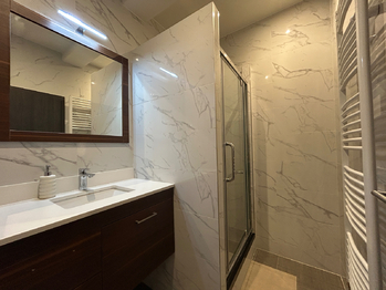 koupelna - Pronájem bytu 2+kk v osobním vlastnictví 75 m², Milovice