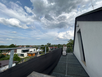 terasa - Pronájem bytu 2+kk v osobním vlastnictví 75 m², Milovice