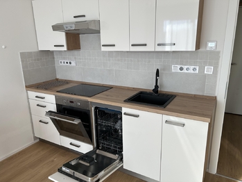 Pronájem bytu 1+kk v osobním vlastnictví 30 m², Praha 9 - Újezd nad Lesy