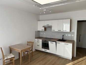 Pronájem bytu 1+kk v osobním vlastnictví 30 m², Praha 9 - Újezd nad Lesy