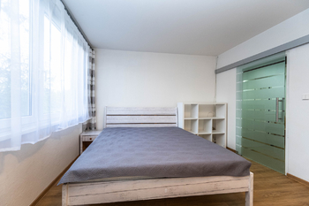 Pronájem bytu 1+kk v osobním vlastnictví 32 m², Praha 10 - Petrovice