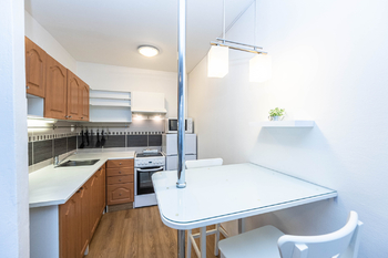 Pronájem bytu 1+kk v osobním vlastnictví 32 m², Praha 10 - Petrovice