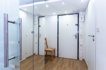 Pronájem bytu 1+kk v osobním vlastnictví 32 m², Praha 10 - Petrovice