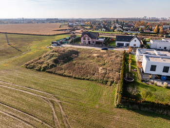 Prodej pozemku 1208 m², Praha 10 - Křeslice