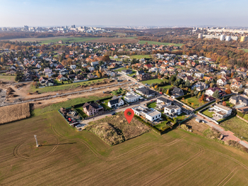 Prodej pozemku 1208 m², Praha 10 - Křeslice