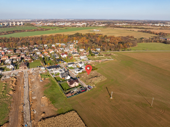 Prodej pozemku 1208 m², Praha 10 - Křeslice