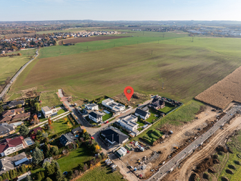 Prodej pozemku 1208 m², Praha 10 - Křeslice