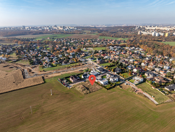 Prodej pozemku 1208 m², Praha 10 - Křeslice