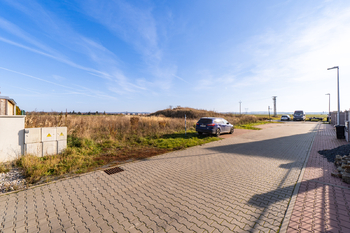 Prodej pozemku 1208 m², Praha 10 - Křeslice