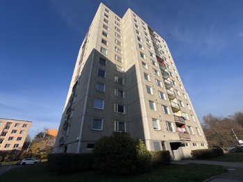 dům - Prodej bytu 1+1 v osobním vlastnictví 45 m², Chrudim 