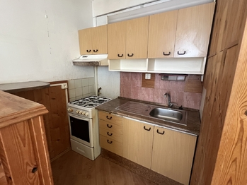 kuchyňský kout - Prodej bytu 1+1 v osobním vlastnictví 45 m², Chrudim
