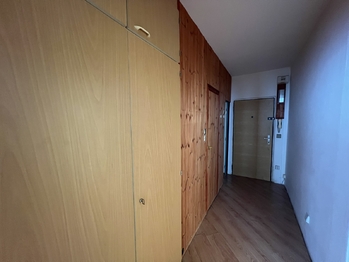 chodba - Prodej bytu 1+1 v osobním vlastnictví 45 m², Chrudim