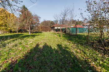 Prodej pozemku 1424 m², Byšice