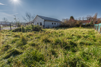 Prodej pozemku 1424 m², Byšice