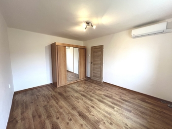 Pronájem bytu 4+1 v osobním vlastnictví 105 m², Milovice