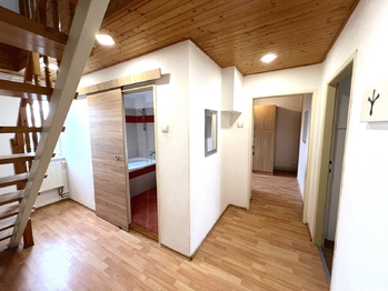 Pronájem bytu 4+1 v osobním vlastnictví 105 m², Milovice