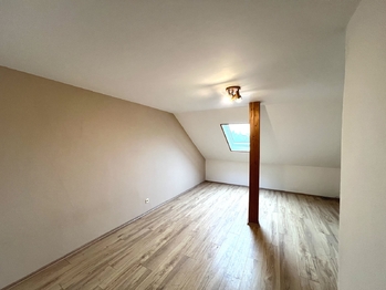 Pronájem bytu 4+1 v osobním vlastnictví 105 m², Milovice