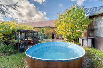 zahradní bazén - Prodej chaty / chalupy 90 m², Polní Chrčice