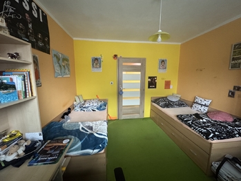 pokoj 1.patro - Prodej domu 313 m², Karolinka