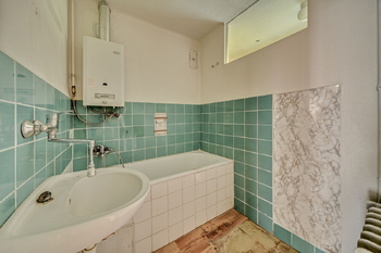 koupelna - Prodej bytu 2+1 v osobním vlastnictví 60 m², Kolín