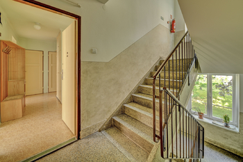 společné prostory - Prodej bytu 2+1 v osobním vlastnictví 60 m², Kolín