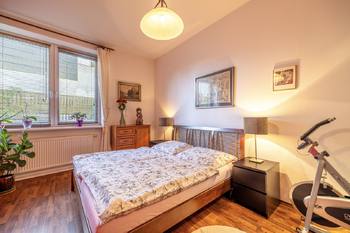 ložnice - Prodej bytu 2+kk v osobním vlastnictví 86 m², Praha 10 - Dolní Měcholupy