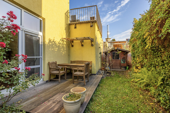 zahrada - Prodej bytu 2+kk v osobním vlastnictví 86 m², Praha 10 - Dolní Měcholupy