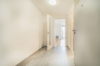 Pronájem bytu 1+kk v osobním vlastnictví 40 m², Praha 4 - Modřany